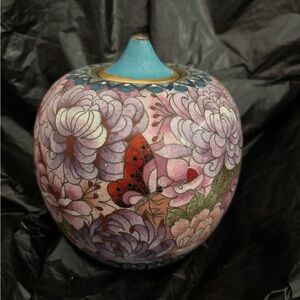 Gorgeous metal with enamel design